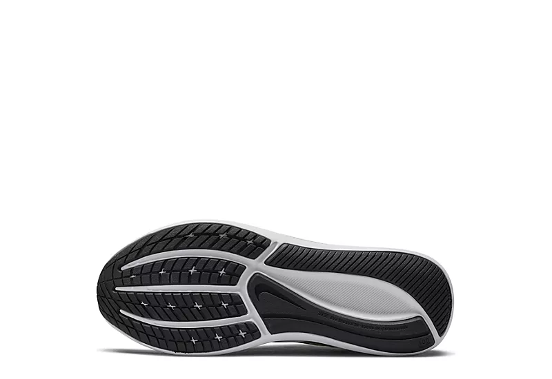 Nike Boys Star Runner Sneaker - Black 8 Nike Boys Star Runner Sneaker - Black - Image 6